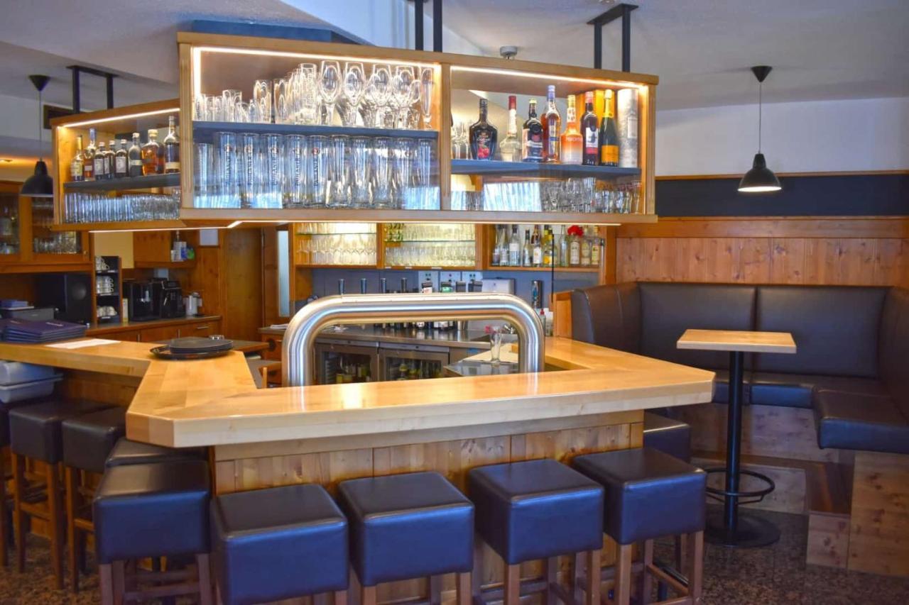 Hotel Und Restaurant Nehrener Hof エクステリア 写真