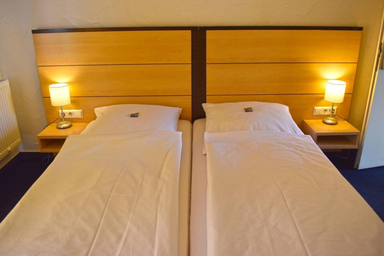Hotel Und Restaurant Nehrener Hof エクステリア 写真