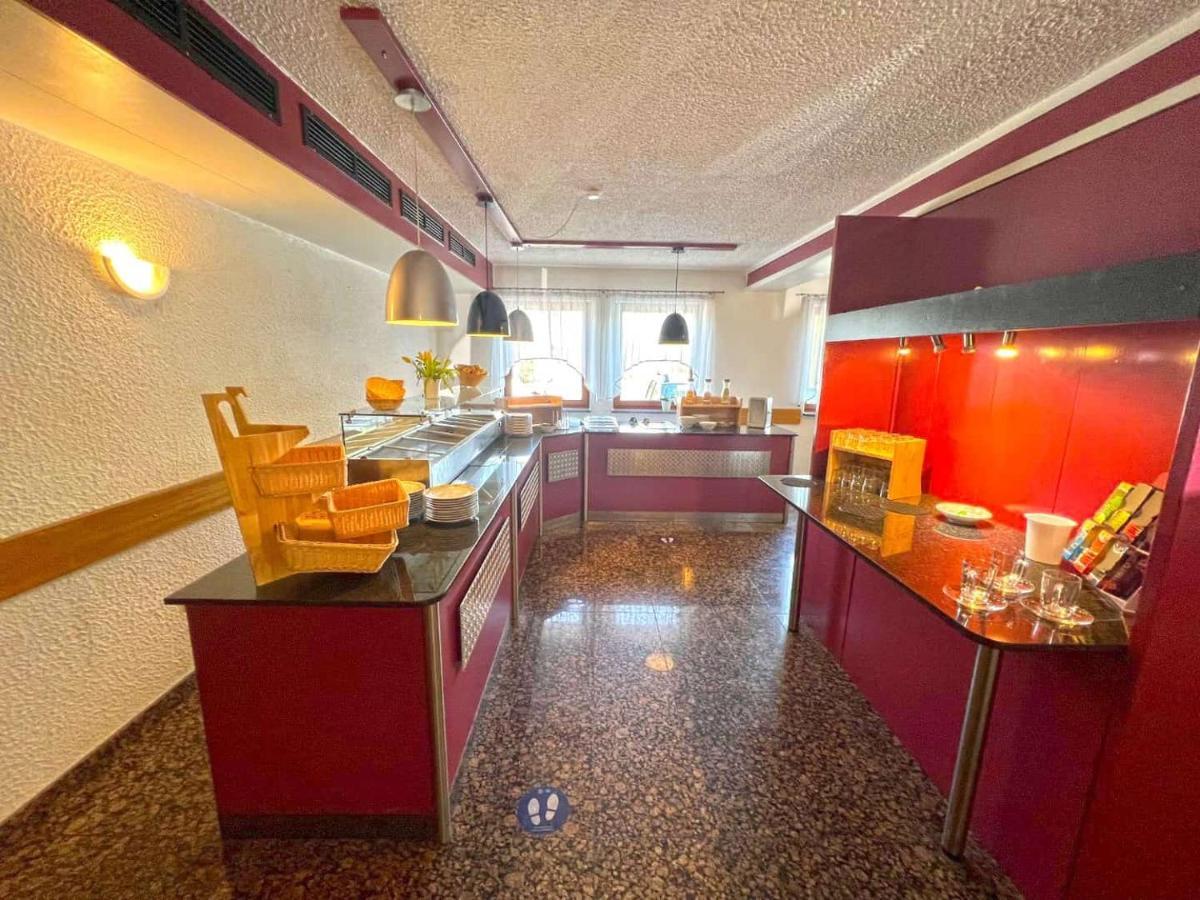 Hotel Und Restaurant Nehrener Hof エクステリア 写真