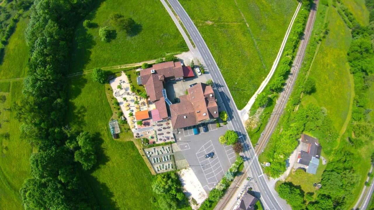 Hotel Und Restaurant Nehrener Hof エクステリア 写真