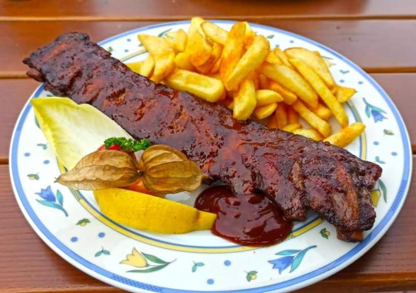 Hotel Und Restaurant Nehrener Hof エクステリア 写真