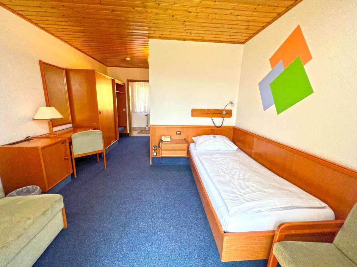 Hotel Und Restaurant Nehrener Hof エクステリア 写真