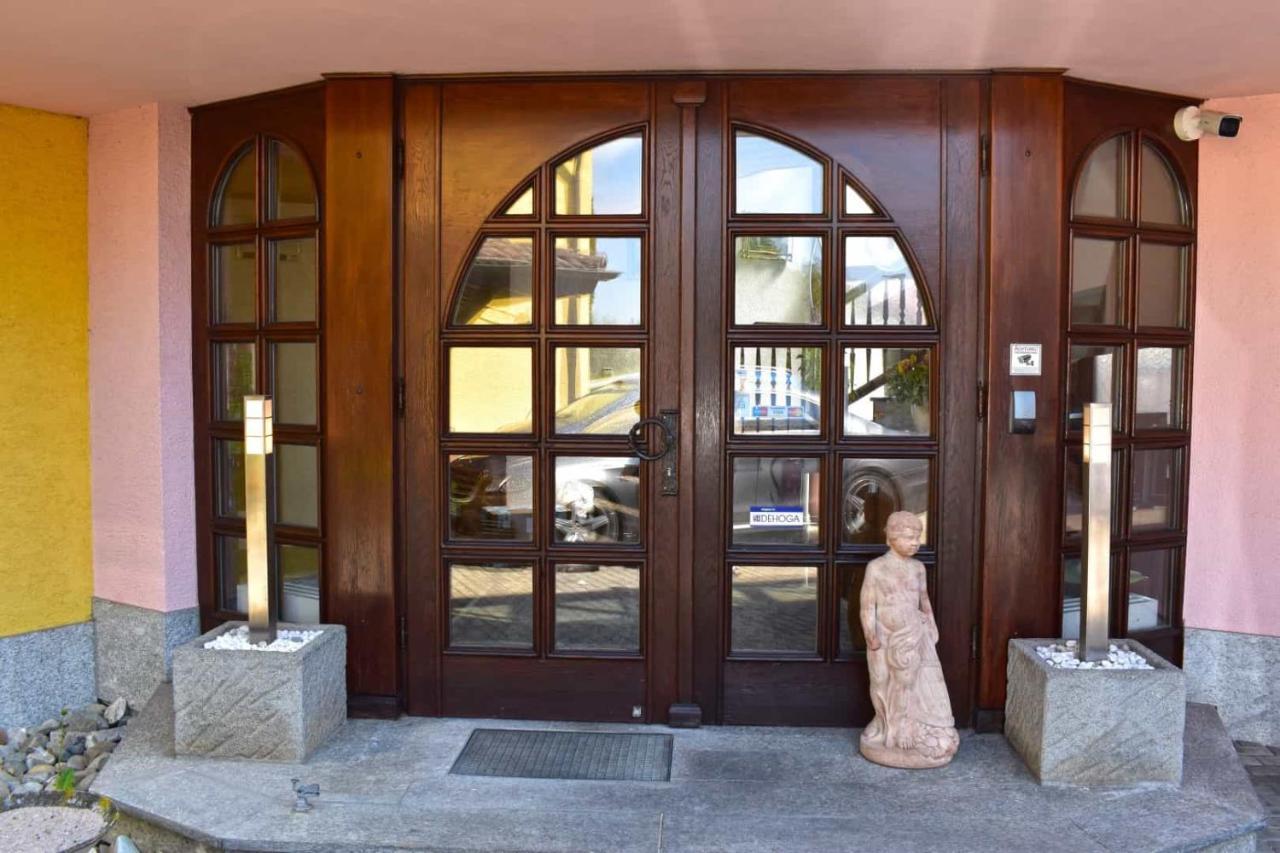 Hotel Und Restaurant Nehrener Hof エクステリア 写真
