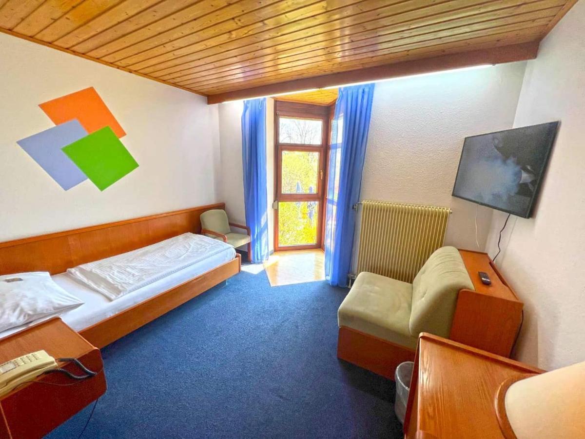 Hotel Und Restaurant Nehrener Hof エクステリア 写真