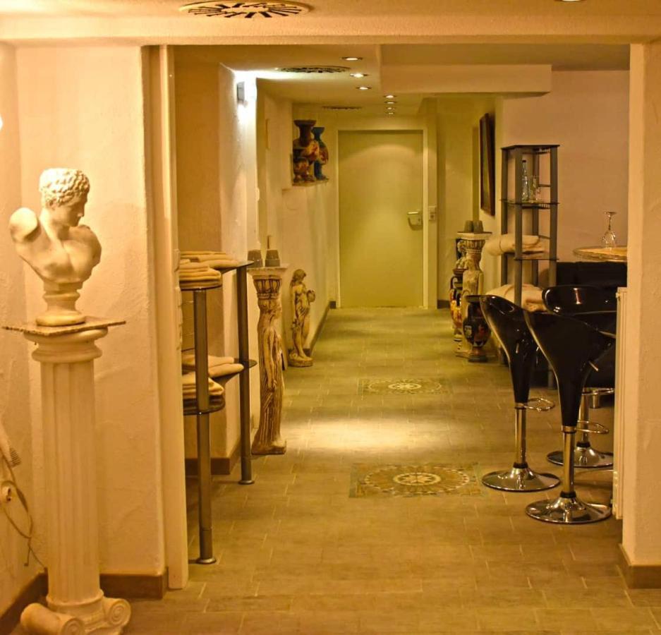 Hotel Und Restaurant Nehrener Hof エクステリア 写真